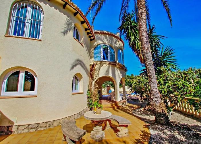 May-10 - Modern, Well-Equipped Villa With Private Pool In Benissa