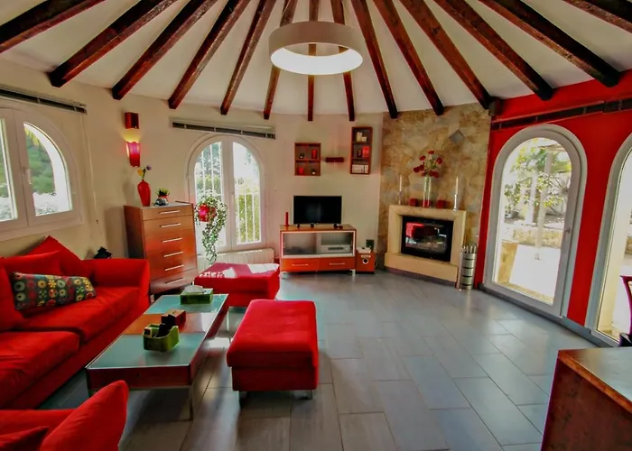 May-10 - Modern, Well-Equipped Villa With Private Pool In Benissa