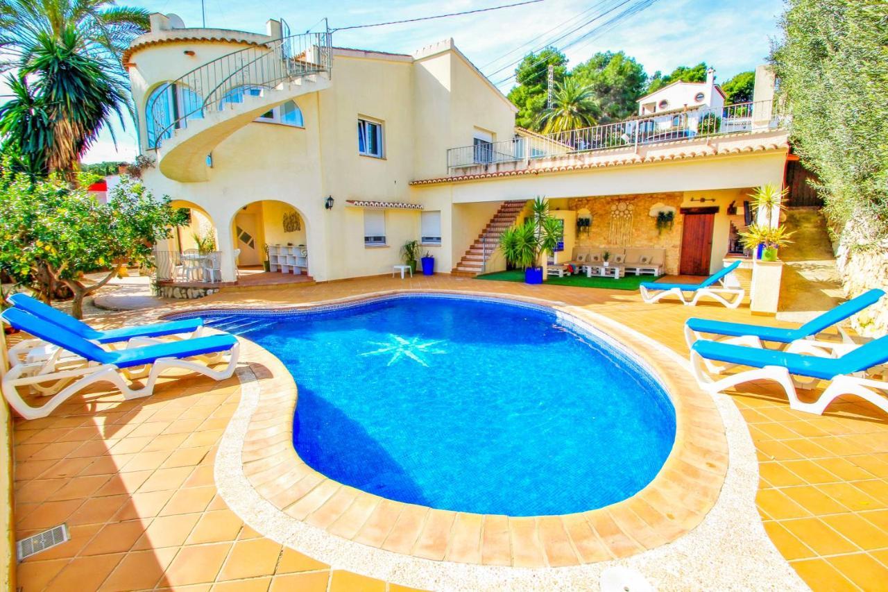 May-10 - Modern, Well-equipped With Private Pool In Villa *