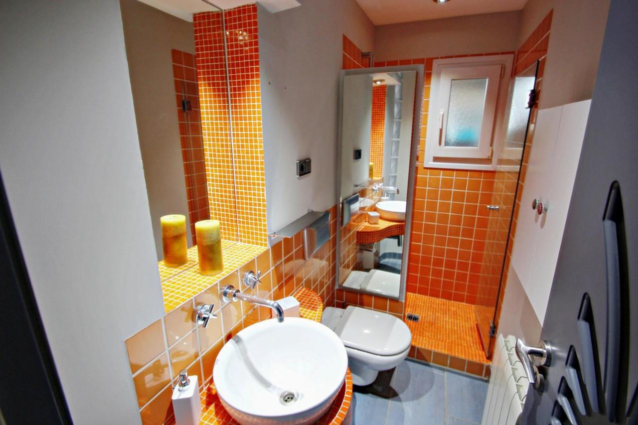 May-10 - Modern, Well-equipped With Private Pool In Villa