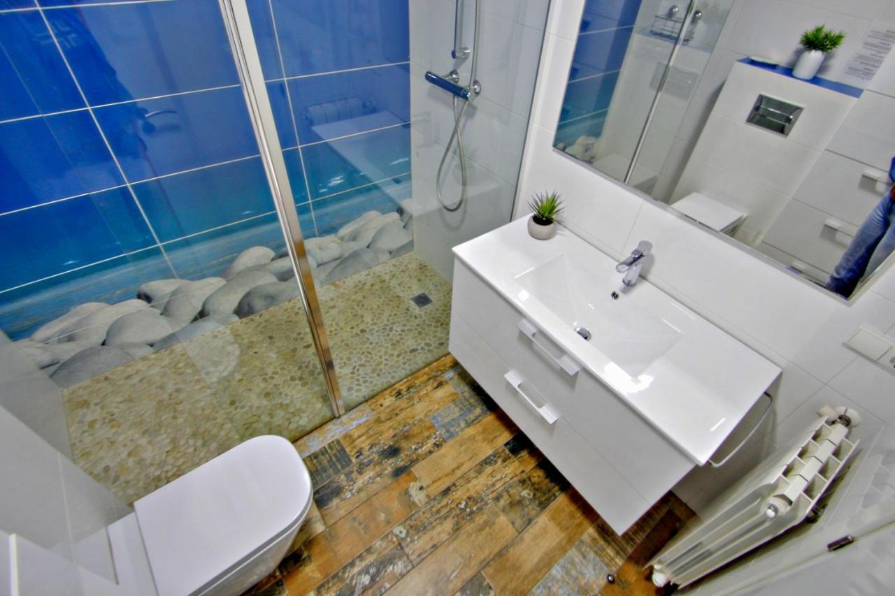 May-10 - Modern, Well-equipped With Private Pool In Villa
