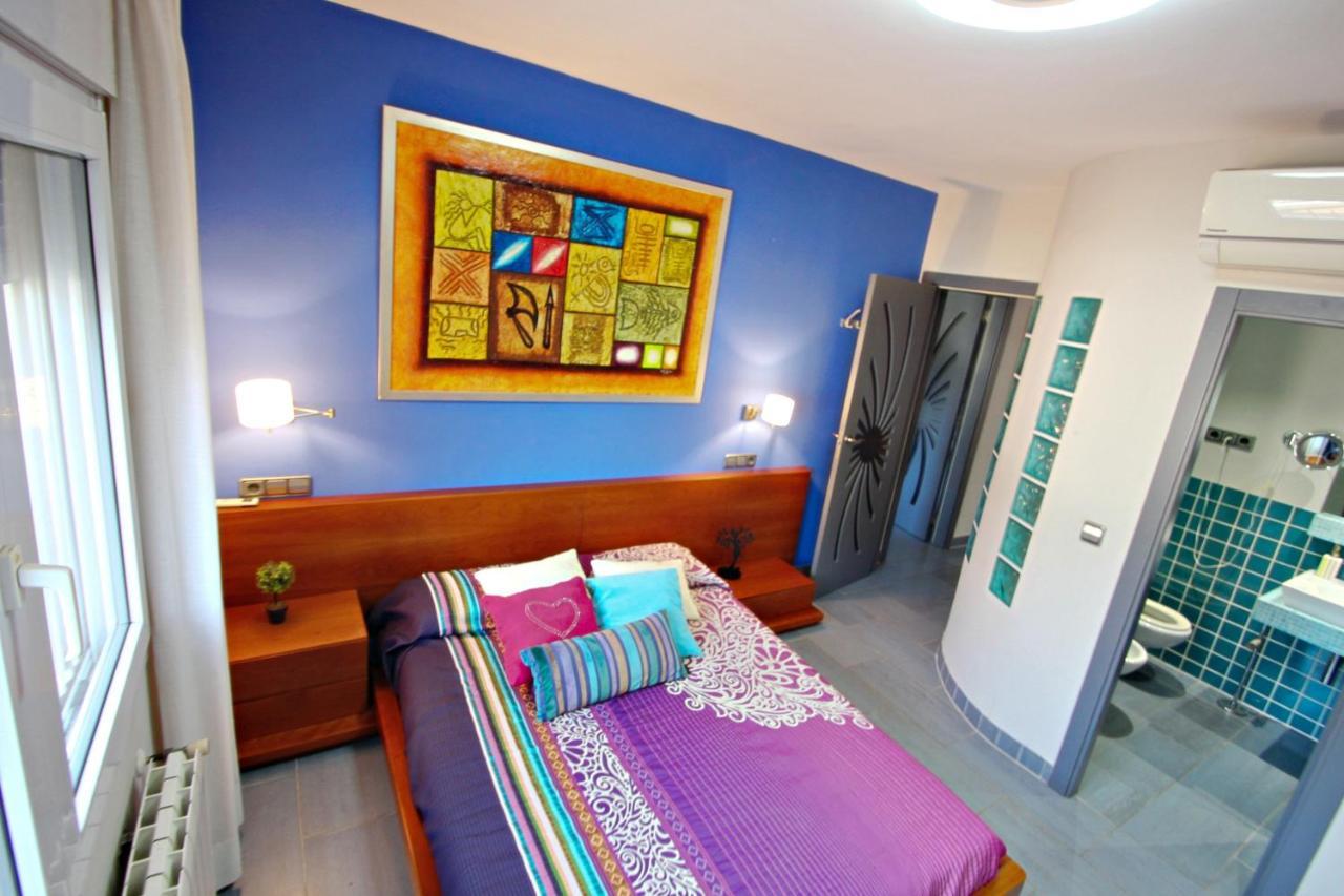 May-10 - Modern, Well-equipped With Private Pool In Villa *